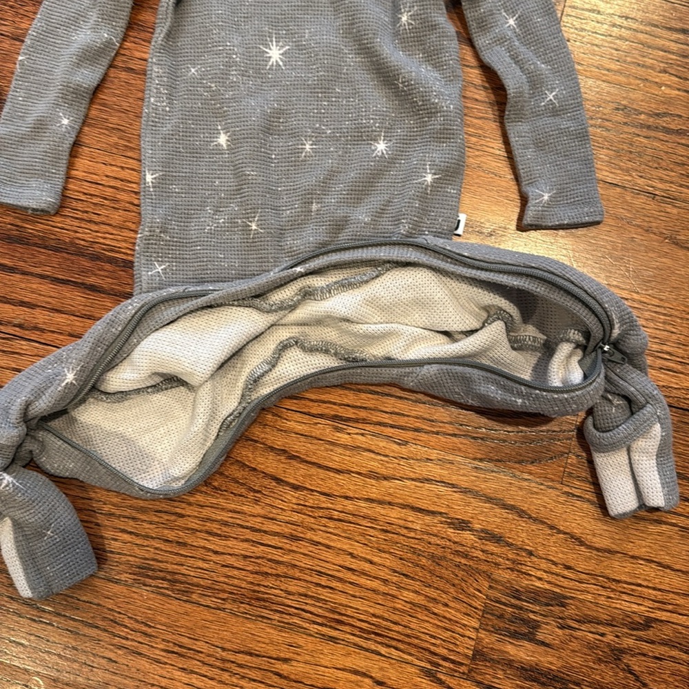 Gray Starry Kids Pajamas - Picture 3 of 3